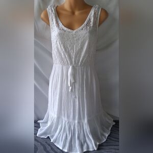 White Lace Sleeveless Dress